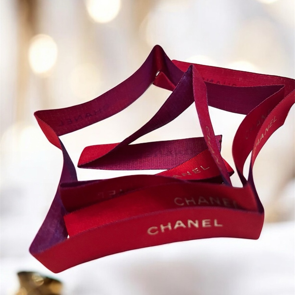CHANEL Elegant Red and White Hair or Gift Luxury Ribbon Set (Like New Condition) - Picture 5 of 9